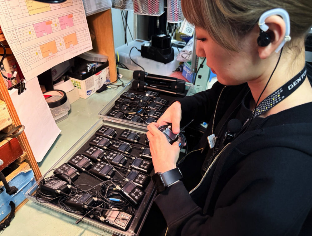 Hakataza sound engineer using Wisycom MAT288 antenna matrix combiner